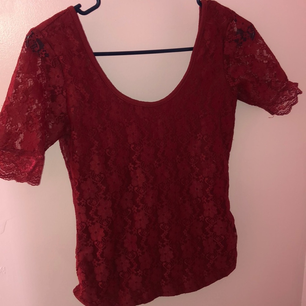 size S lace shirt
